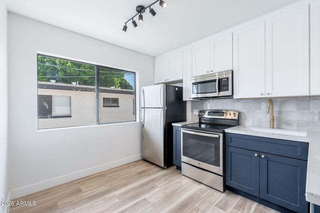 749 E MONTEBELLO Avenue 223, Phoenix, AZ 85014