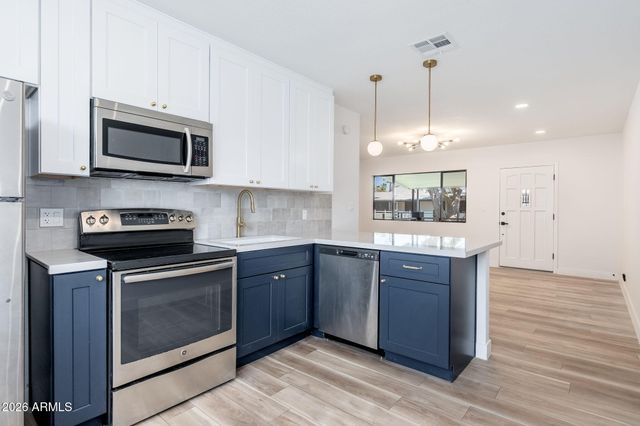 749 E MONTEBELLO Avenue 223, Phoenix, AZ 85014