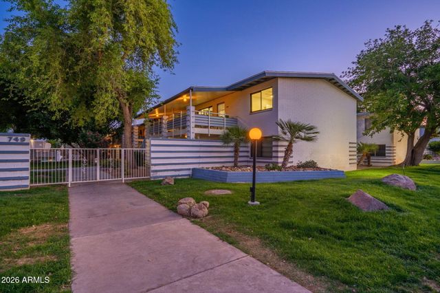 749 E MONTEBELLO Avenue 223, Phoenix, AZ 85014