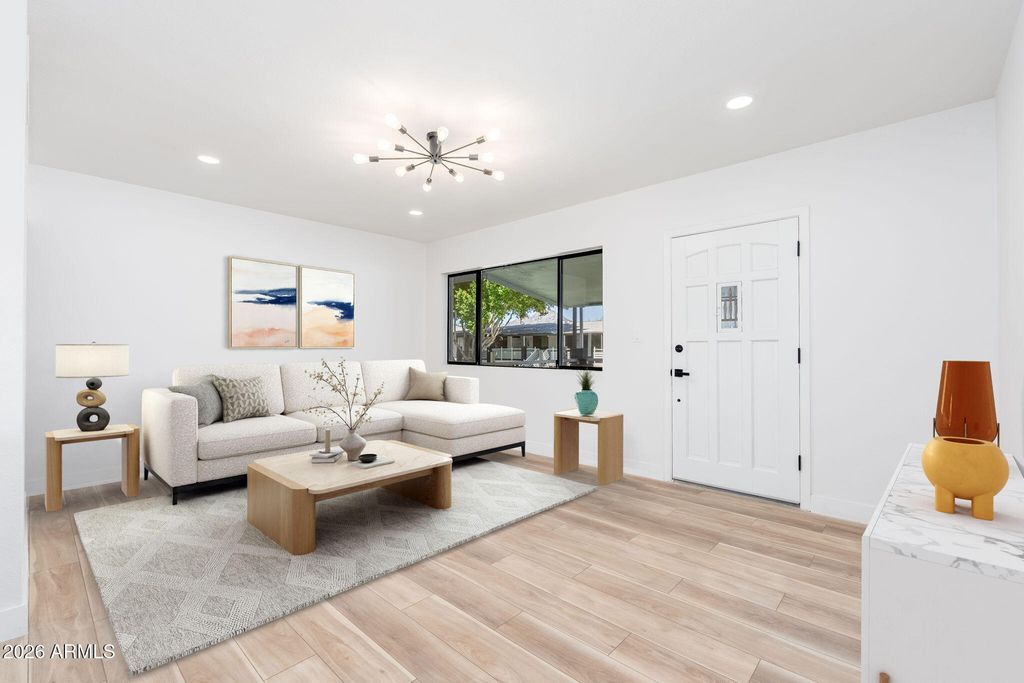 749 E MONTEBELLO Avenue 223, Phoenix, AZ 85014 — photo 2