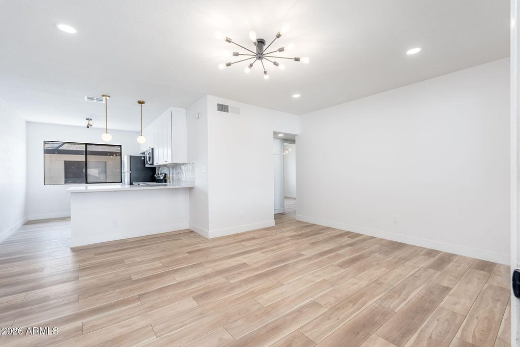 749 E MONTEBELLO Avenue 223, Phoenix, AZ 85014 — photo 3