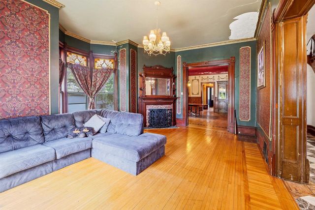 133 W DIVISION STREET, Fond Du Lac, WI 54935