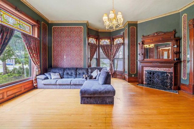 133 W DIVISION STREET, Fond Du Lac, WI 54935