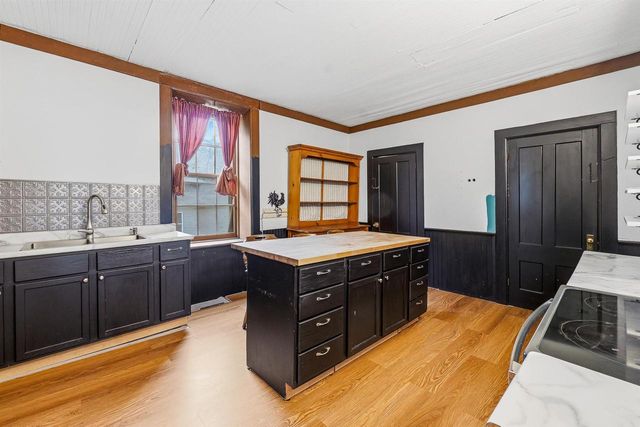 133 W DIVISION STREET, Fond Du Lac, WI 54935