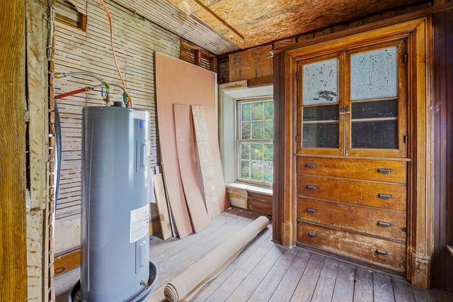 133 W DIVISION STREET, Fond Du Lac, WI 54935