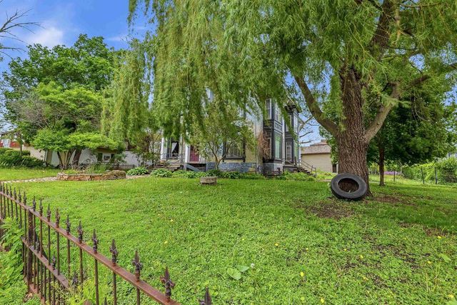 133 W DIVISION STREET, Fond Du Lac, WI 54935