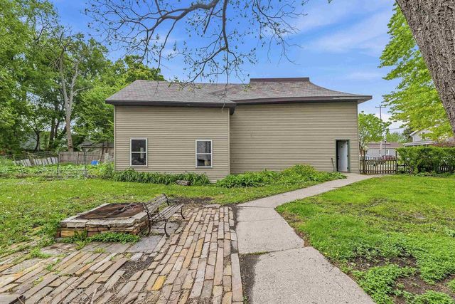 133 W DIVISION STREET, Fond Du Lac, WI 54935