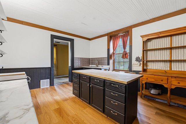 133 W DIVISION STREET, Fond Du Lac, WI 54935