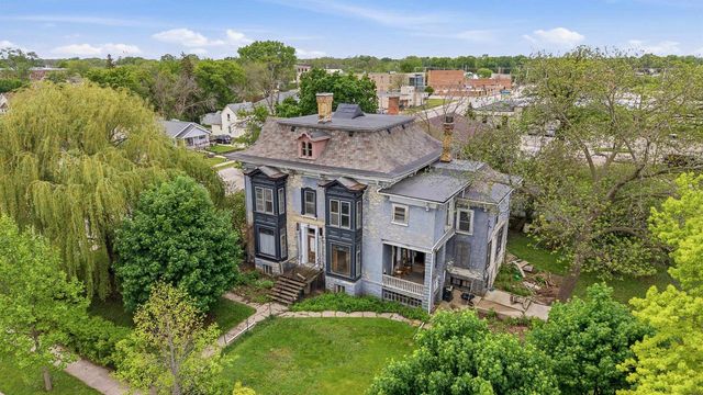 133 W DIVISION STREET, Fond Du Lac, WI 54935