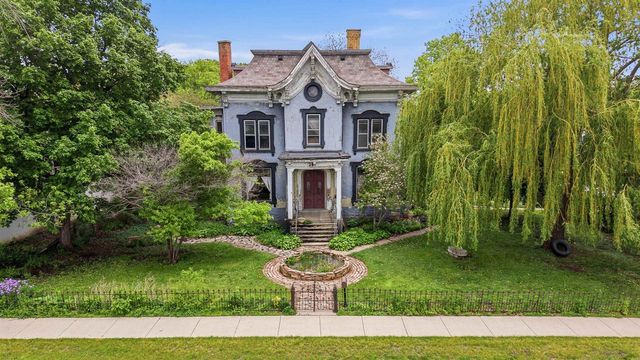 133 W DIVISION STREET, Fond Du Lac, WI 54935