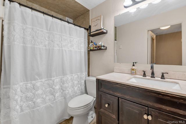 10-24 166 St. Street 7C, Beechhurst, NY 11357