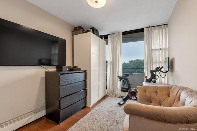 10-24 166 St. Street 7C, Beechhurst, NY 11357