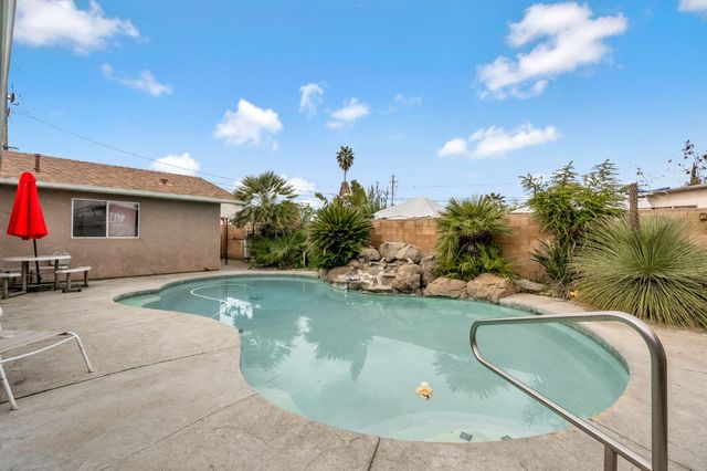 2469 Shaft Street, Selma, CA 93662