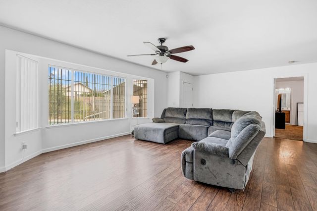 2469 Shaft Street, Selma, CA 93662