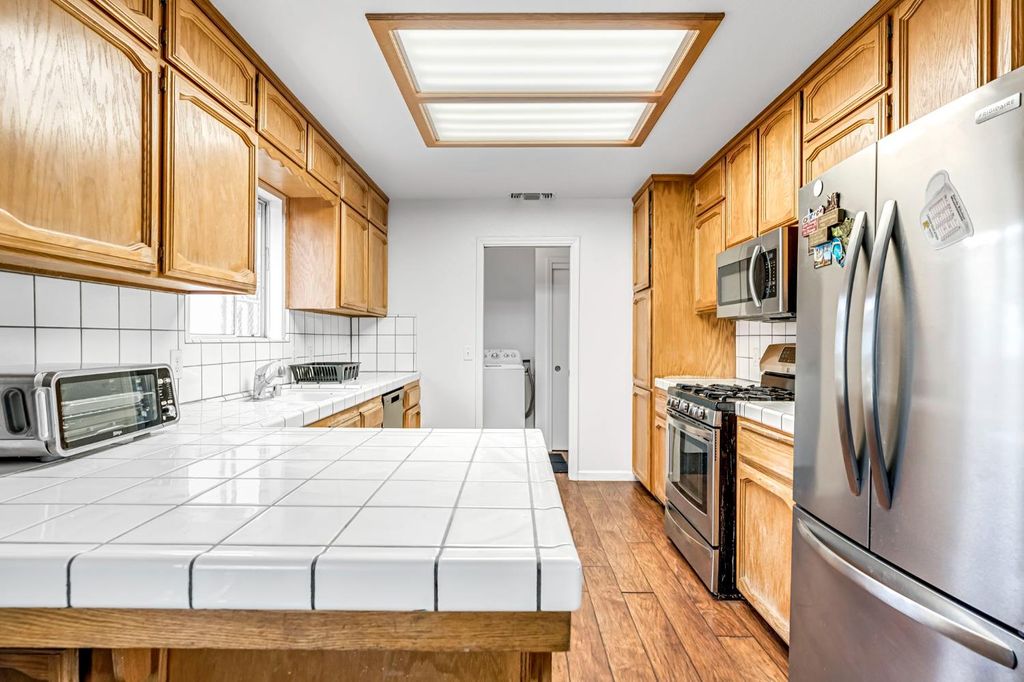 Image 12 of property listing at 2469 Shaft Street, Selma, CA 93662