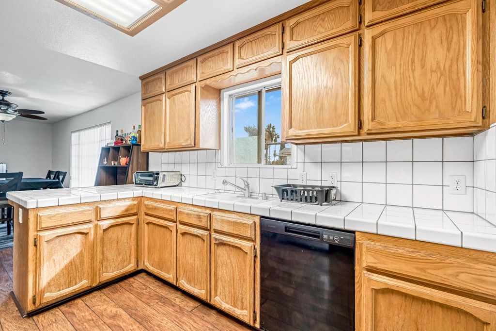 Image 13 of property listing at 2469 Shaft Street, Selma, CA 93662