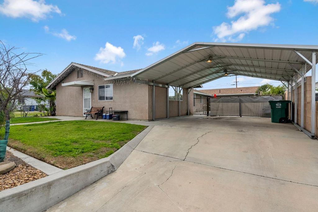 Image 2 of property listing at 2469 Shaft Street, Selma, CA 93662