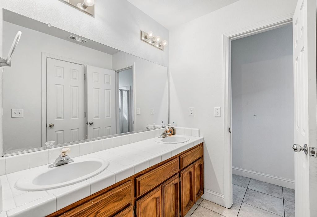 Image 30 of property listing at 2469 Shaft Street, Selma, CA 93662