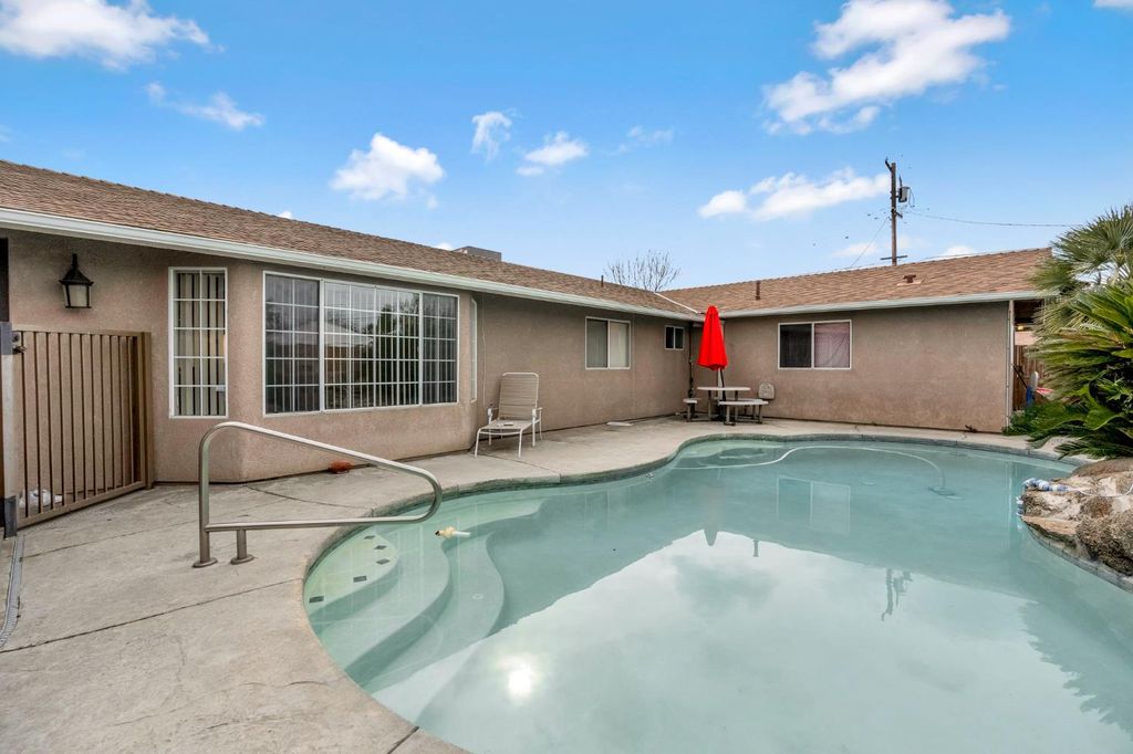 Image 36 of property listing at 2469 Shaft Street, Selma, CA 93662