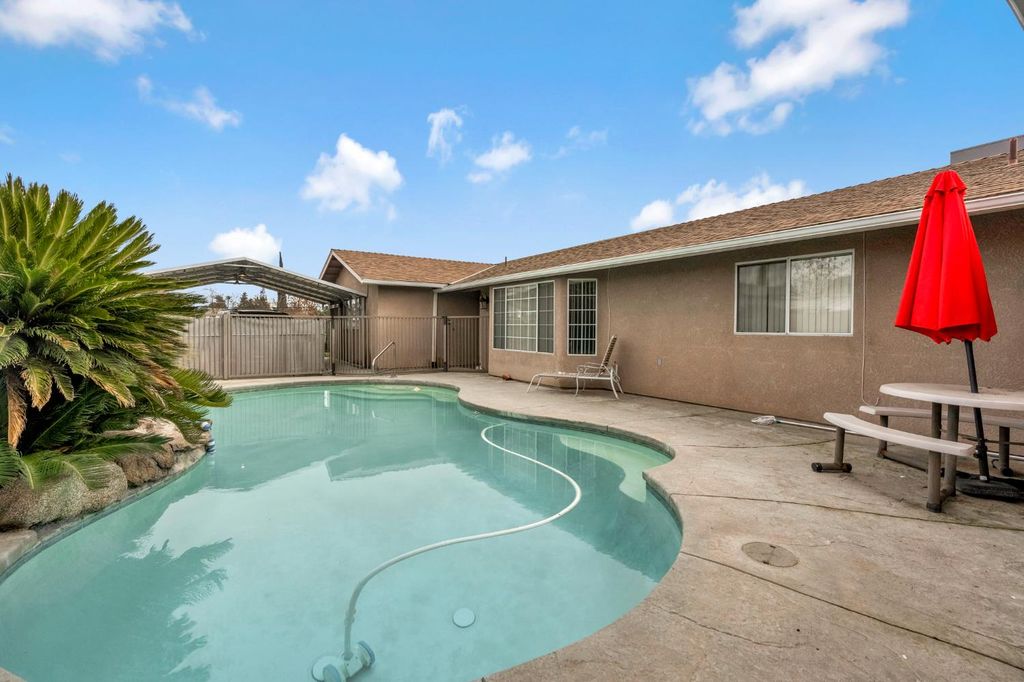 Image 37 of property listing at 2469 Shaft Street, Selma, CA 93662