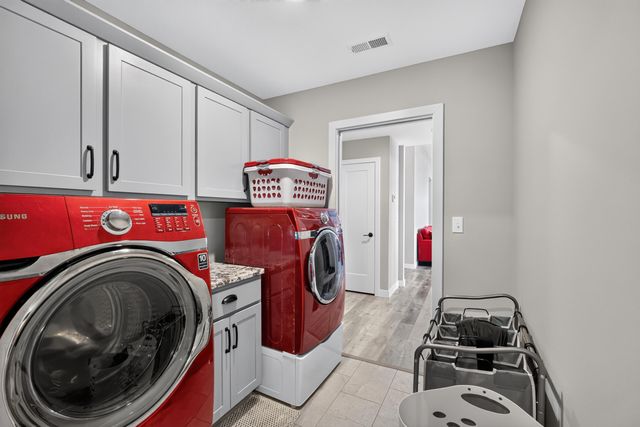 415 W FRANCIS ST, Sturgeon, MO 65284