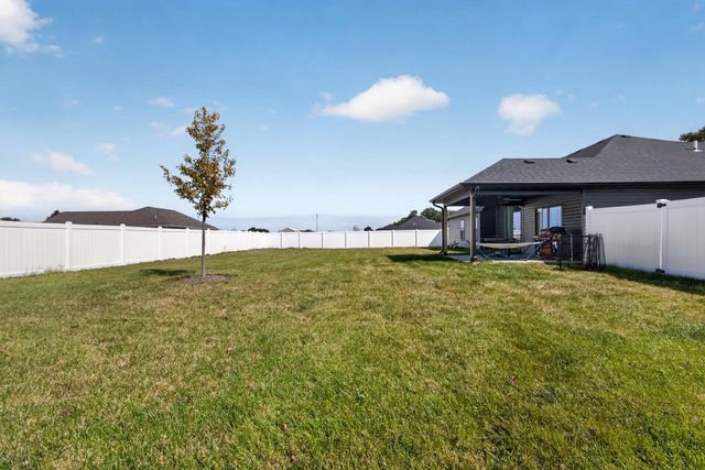 415 W FRANCIS ST, Sturgeon, MO 65284