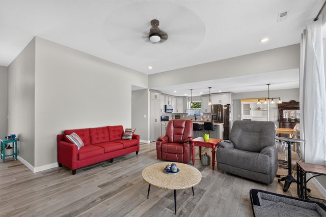 415 W FRANCIS ST, Sturgeon, MO 65284
