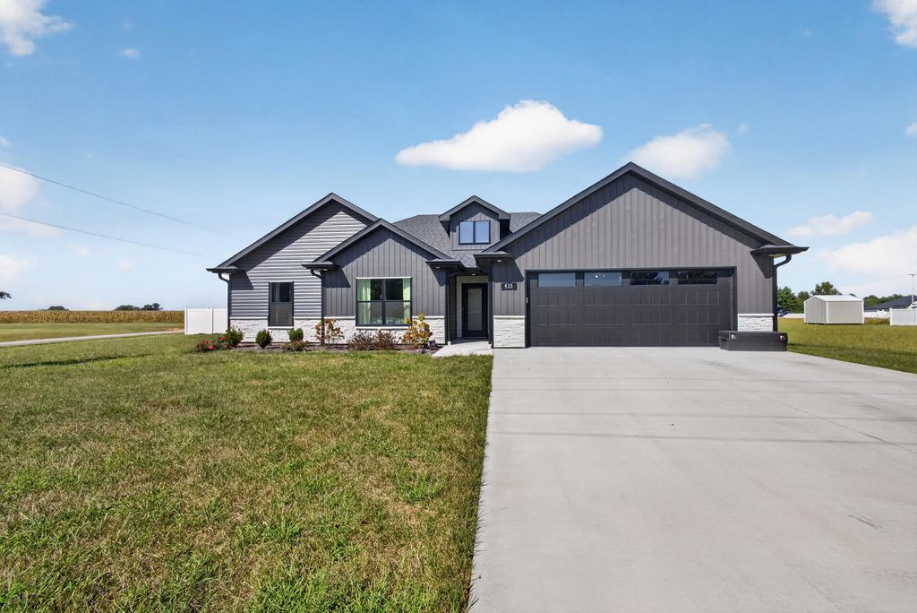 415 W FRANCIS ST, Sturgeon, MO 65284