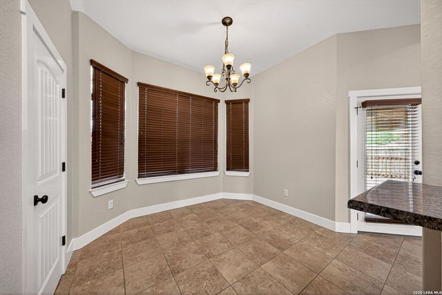 1835 LOST TRL, Pleasanton, TX 78064
