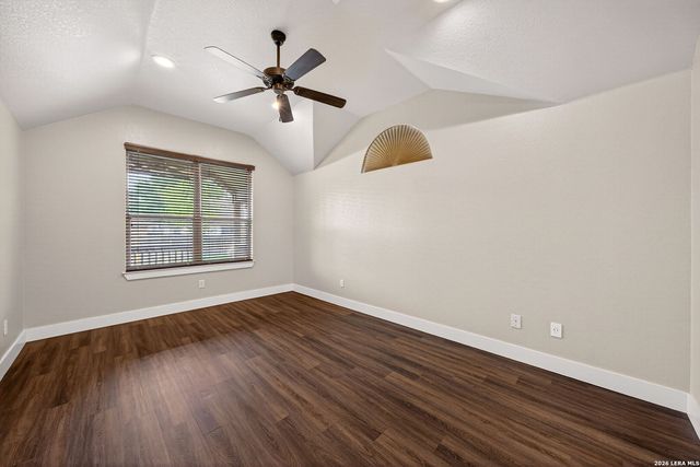 1835 LOST TRL, Pleasanton, TX 78064