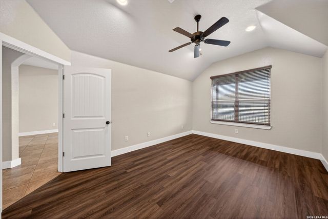 1835 LOST TRL, Pleasanton, TX 78064