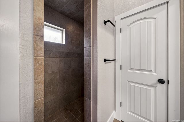 1835 LOST TRL, Pleasanton, TX 78064