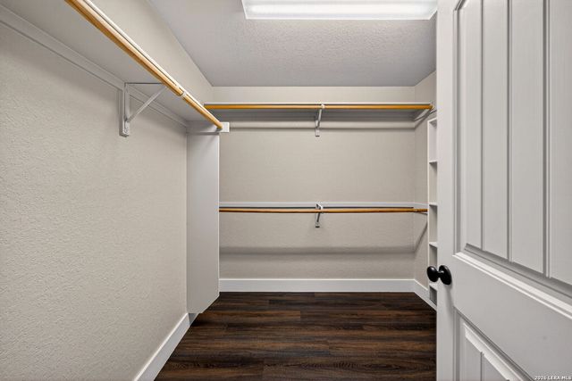 1835 LOST TRL, Pleasanton, TX 78064