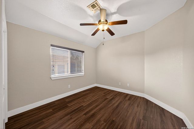 1835 LOST TRL, Pleasanton, TX 78064