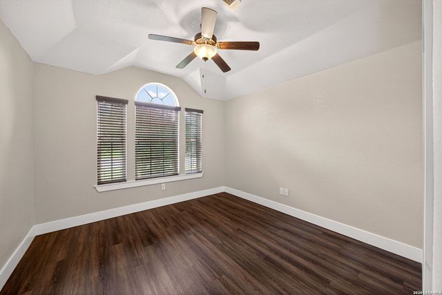 1835 LOST TRL, Pleasanton, TX 78064