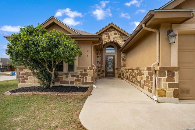 1835 LOST TRL, Pleasanton, TX 78064