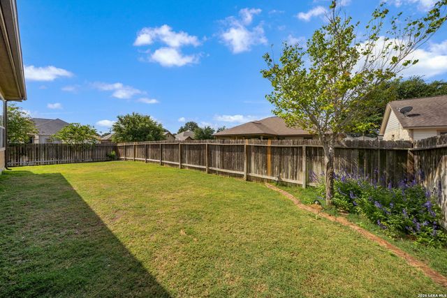 1835 LOST TRL, Pleasanton, TX 78064