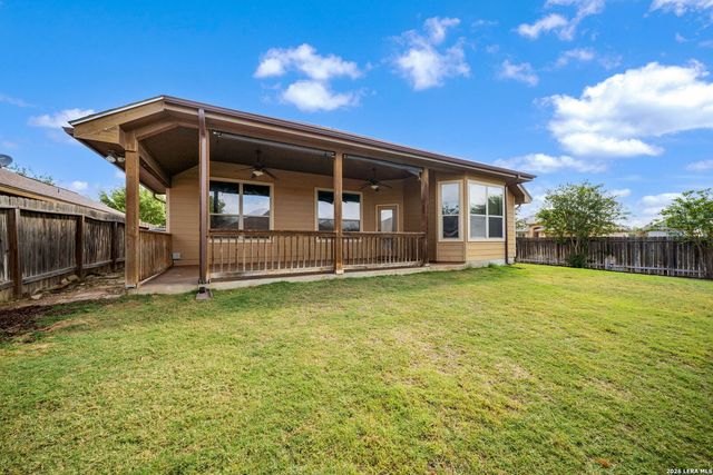 1835 LOST TRL, Pleasanton, TX 78064