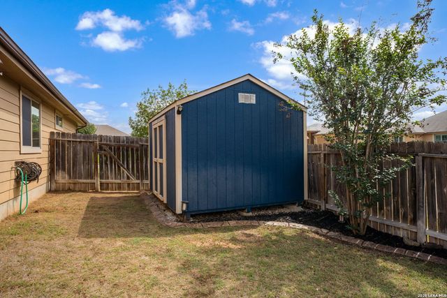 1835 LOST TRL, Pleasanton, TX 78064