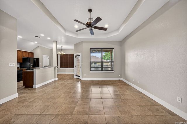 1835 LOST TRL, Pleasanton, TX 78064