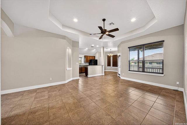 1835 LOST TRL, Pleasanton, TX 78064