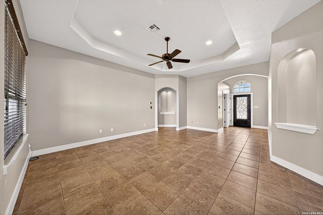 1835 LOST TRL, Pleasanton, TX 78064