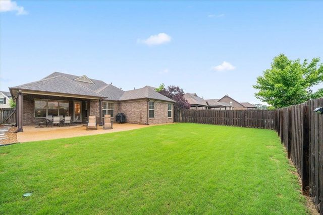8558 WOODLAND ROSE CIR S, Memphis, TN 38016