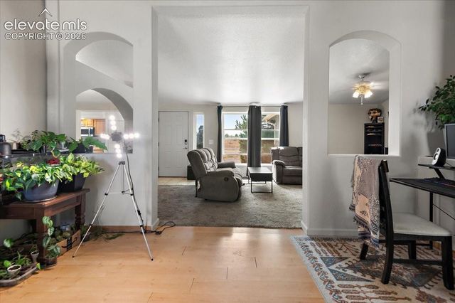 544 N Raymont Drive, Pueblo, CO 81007