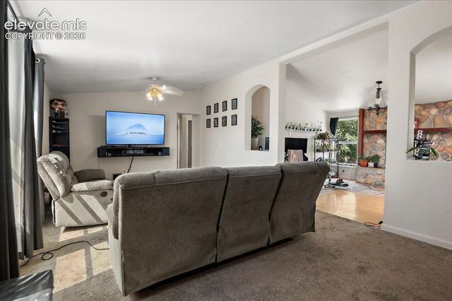 544 N Raymont Drive, Pueblo, CO 81007