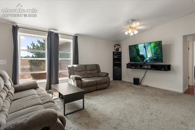 544 N Raymont Drive, Pueblo, CO 81007