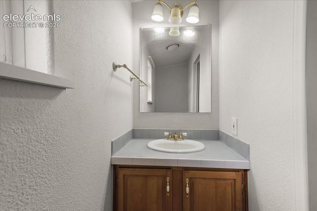 544 N Raymont Drive, Pueblo, CO 81007