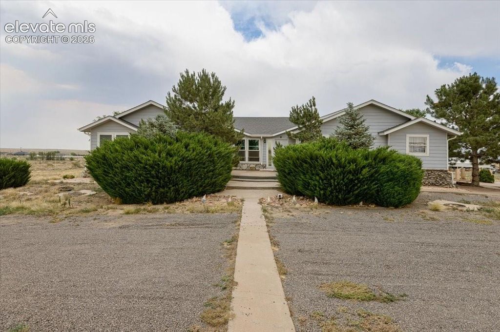 544 N Raymont Drive, Pueblo, CO 81007