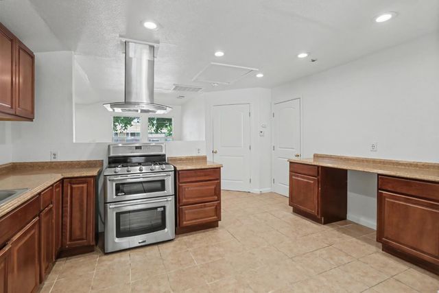 2313 Piercy Ave, Sacramento, CA 95838