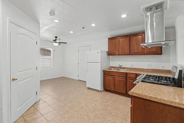 2313 Piercy Ave, Sacramento, CA 95838